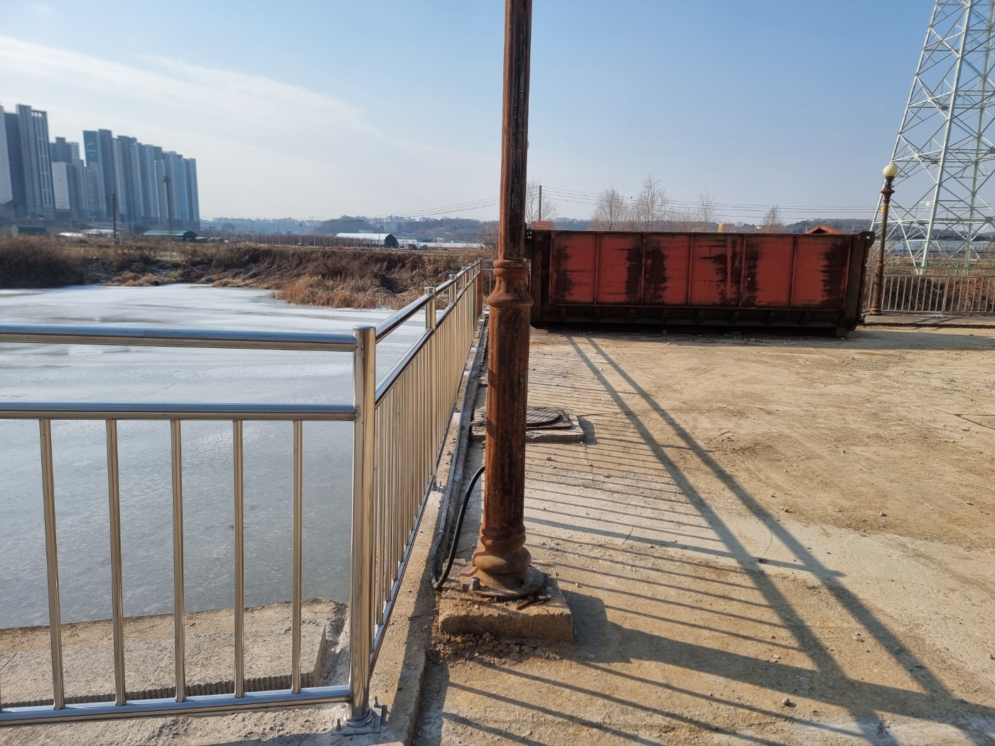 3067116411_CaNJbsWl_9acbad53e68c6d5d5df3c2079b5e8d9827622d62.jpg 이미지크게보기